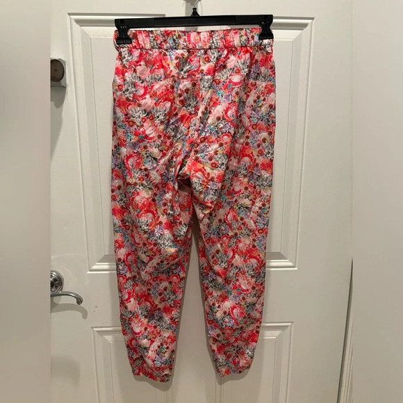Lululemon Joggers 6 Floral Flowabunga Rolling with my Omies Pants Athletic - Picture 3 of 5